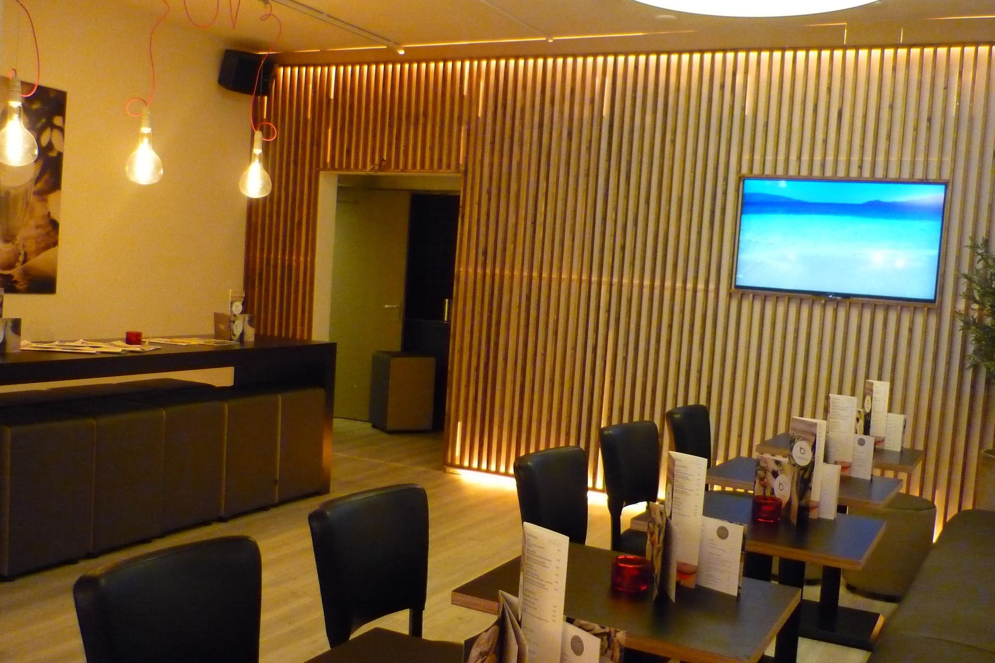 Hotel Beez Маастрихт Экстерьер фото