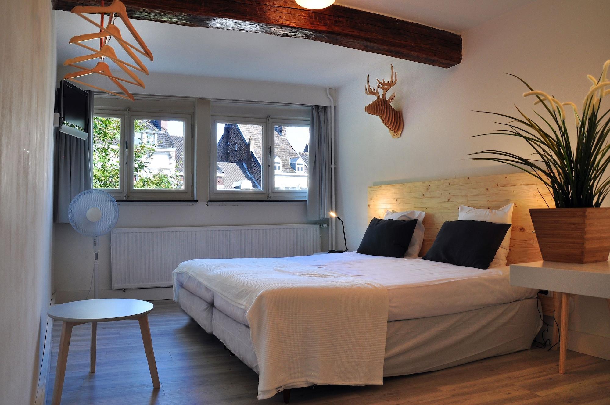 Hotel Beez Маастрихт Экстерьер фото